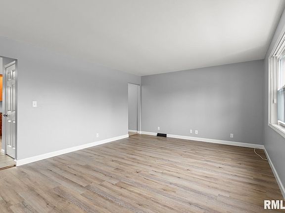 4th image of 2022 W Glen Ave