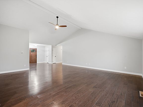 4th image of 8302 W Ashford Ln