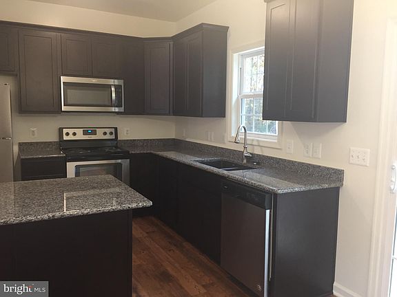 4th image of 8289 Kates Ct