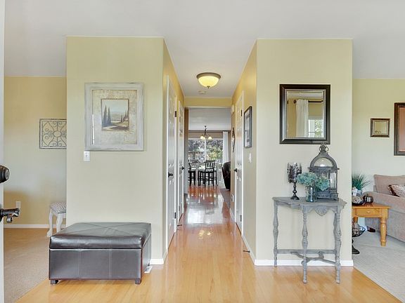 3rd image of 16420 135th Ave E