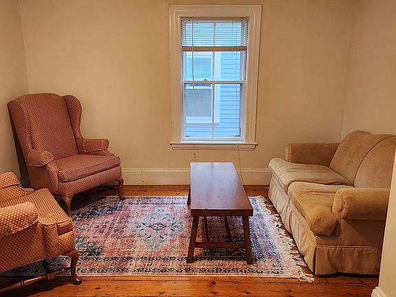 3rd image of 220 Bedford St