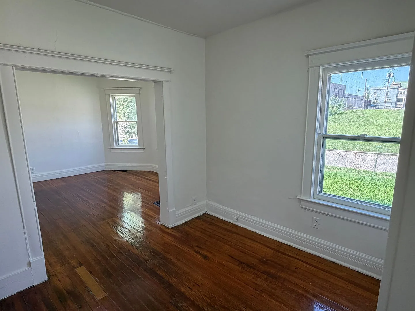 2523 Jones St — Photo 4