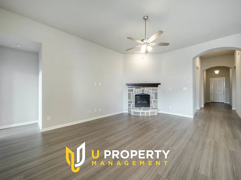 1113 Sheldon Dr — Photo 15