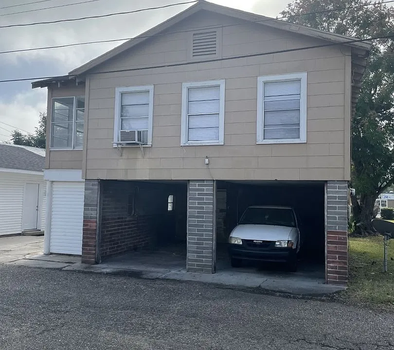 609 Jefferson Blvd