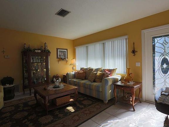 2nd image of 204 Brentshire Dr