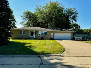 4 Ohm Dr, Mapleton, IA 51034