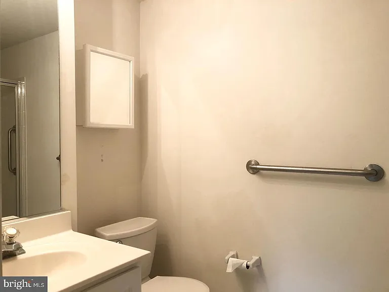 556 Longhorn Cres — Photo 19