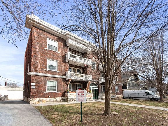 3rd image of 4215-4221 Harrison St #4215-2N