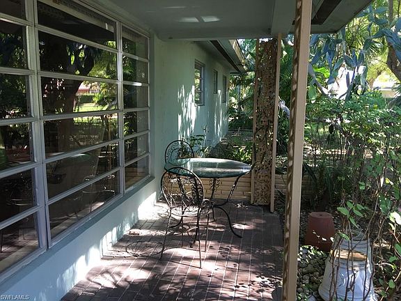 3rd image of 615 Sunnyside Ct