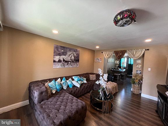 5th image of 2021 Knorr St