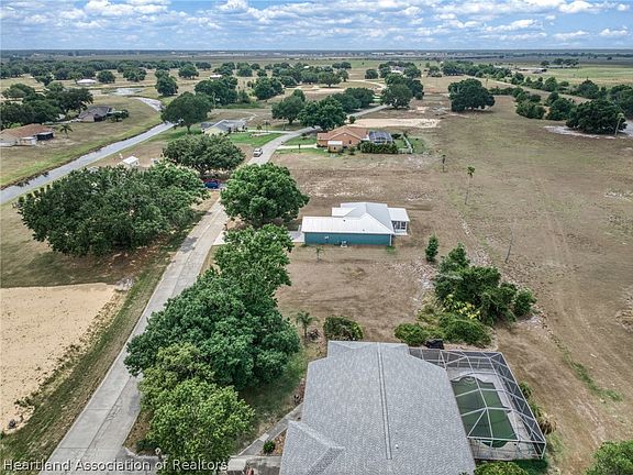 5th image of 1225 Blue Heron Dr