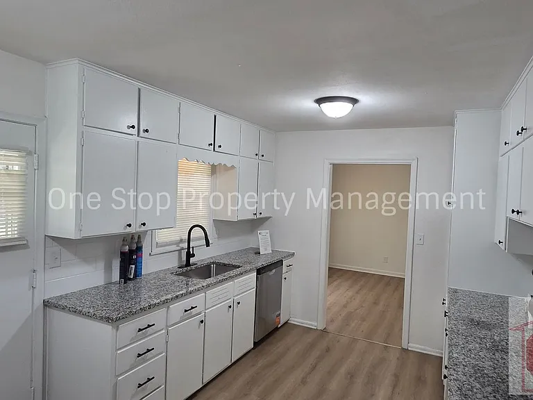 2111 N 49th St — Photo 6