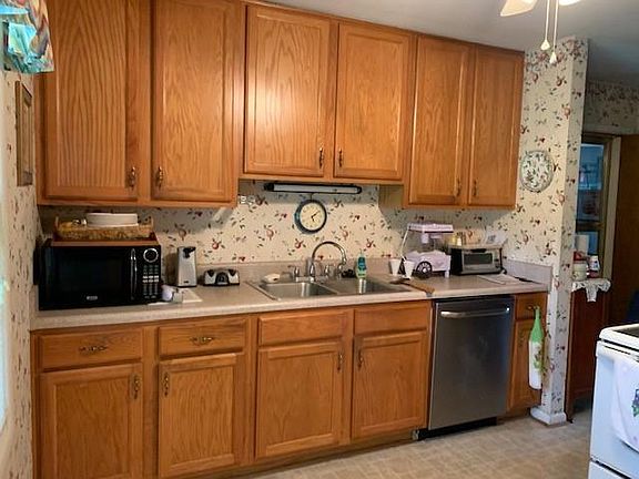 3rd image of 2143 Sun Valley Dr SE