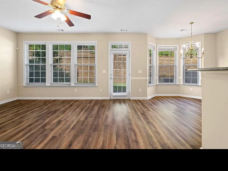 3323 Castleberry Village Cir — Photo 3