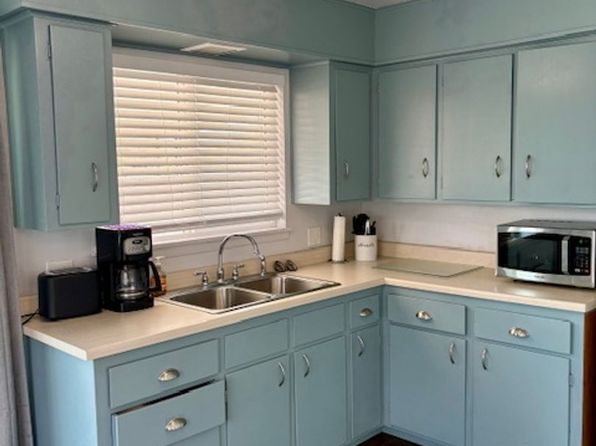 528 Montclaire Dr NE