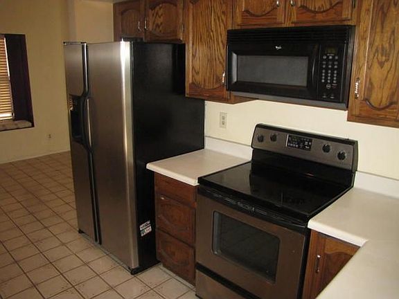 2nd image of 1978 E Los Arboles Dr