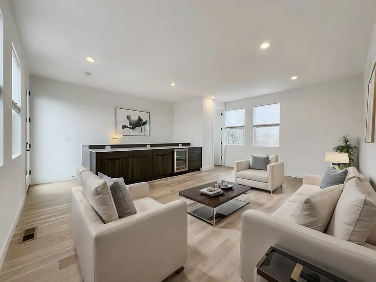 1417 Benton St — Photo 28