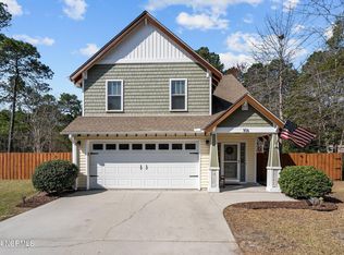 106 Emerson Ct, Hampstead, NC 28443