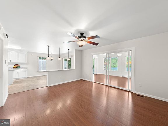 5th image of 24051 Snug Harbor Cir