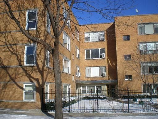 1st image of 2836 W Granville Ave APT 2D