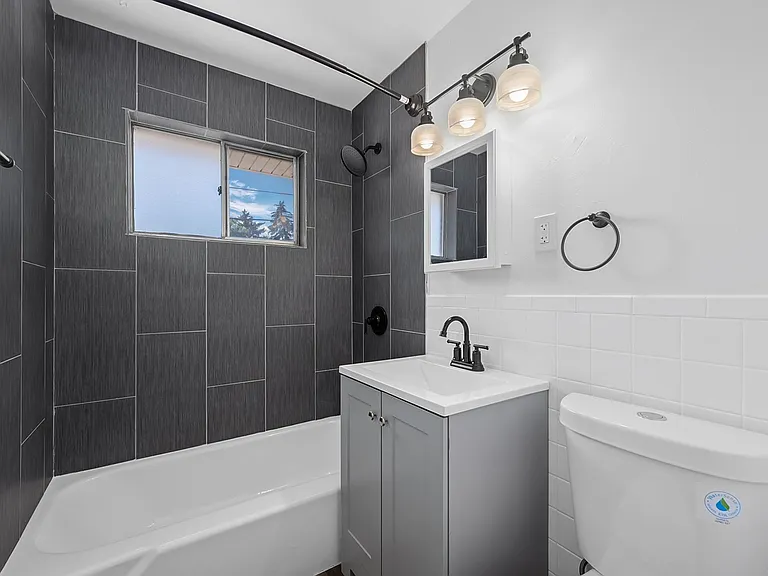 Native and Sienna Apartments — Photo 4