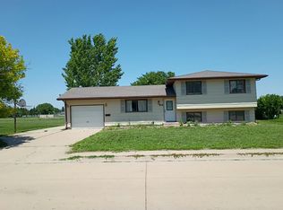 705 E 7th St, Lexington, NE 68850