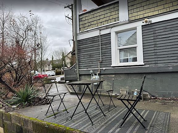 3rd image of 306 Esmond Ave #7