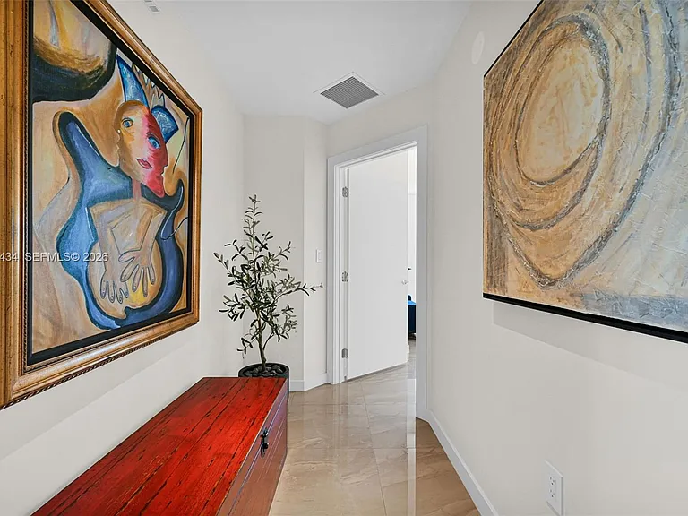 1900 SE 2nd St #301 — Photo 17