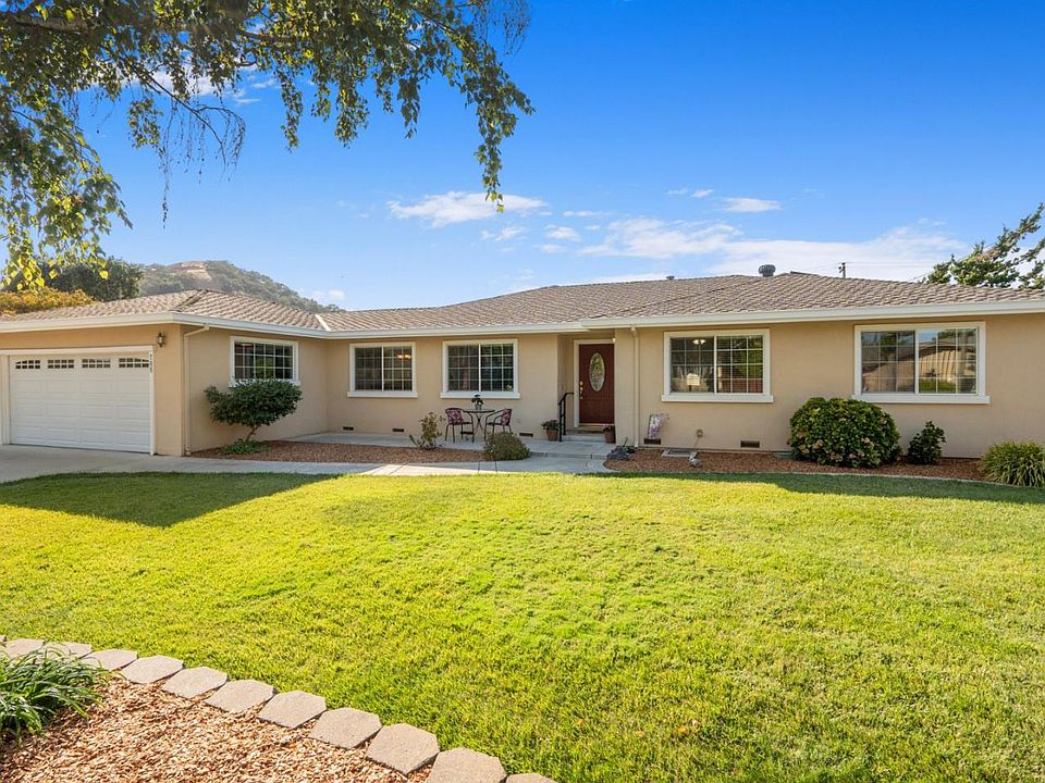 1st image of 765 Roble Dr
