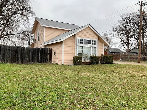 3rd image of 213 Carver St