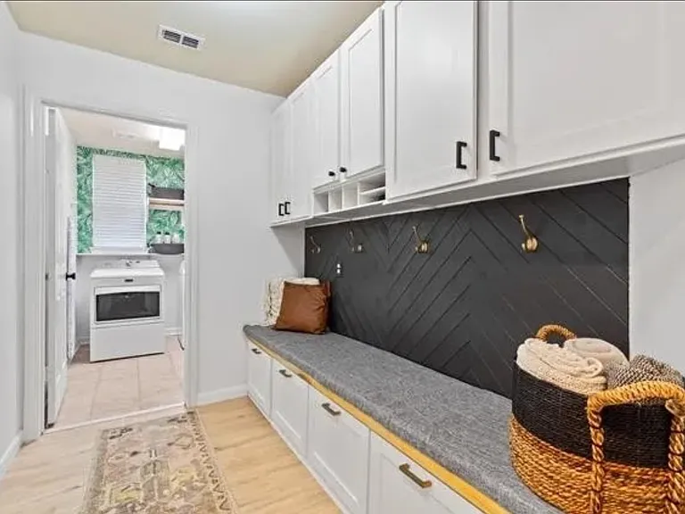 2051 Chisholm Trl — Photo 15