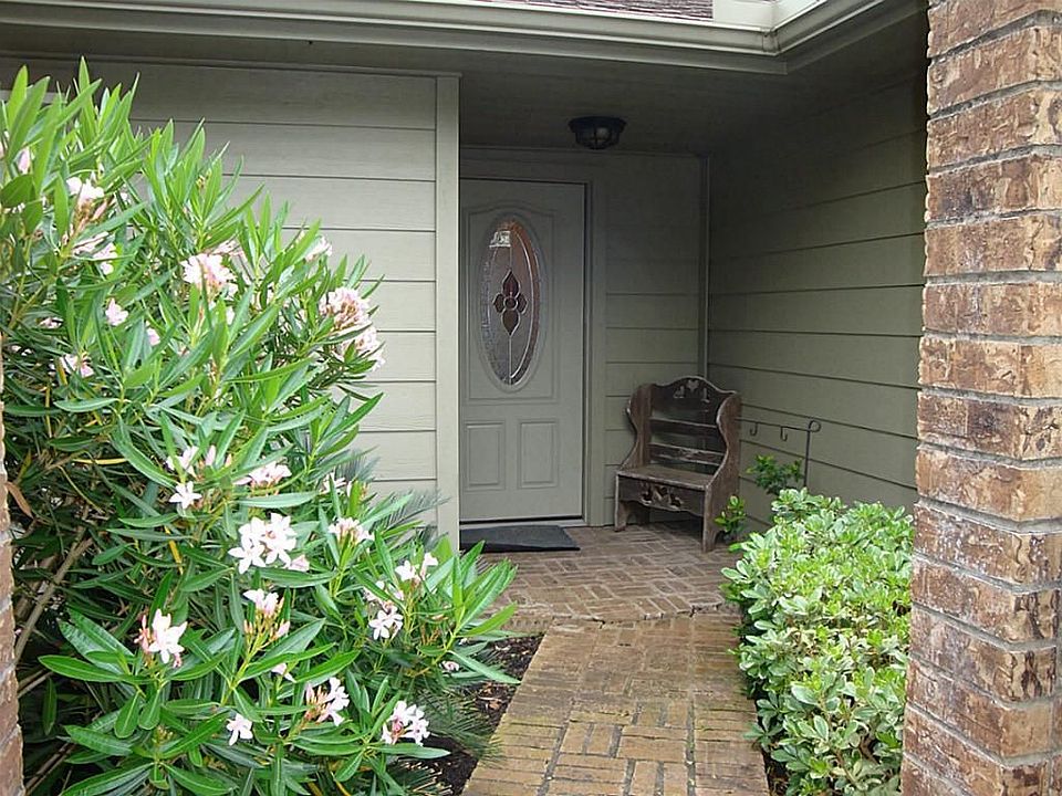 1st image of 2438 Willow Bend Dr