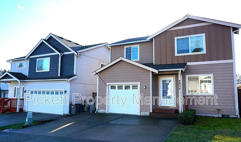 4855 Bowwood Cir NE — Photo 2