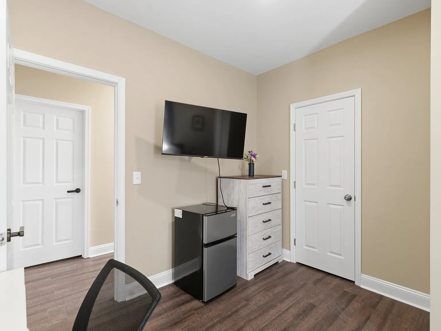 1 bed, $1,250 — Photo 2