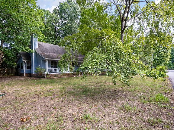 3rd image of 1627 Shelby Cir