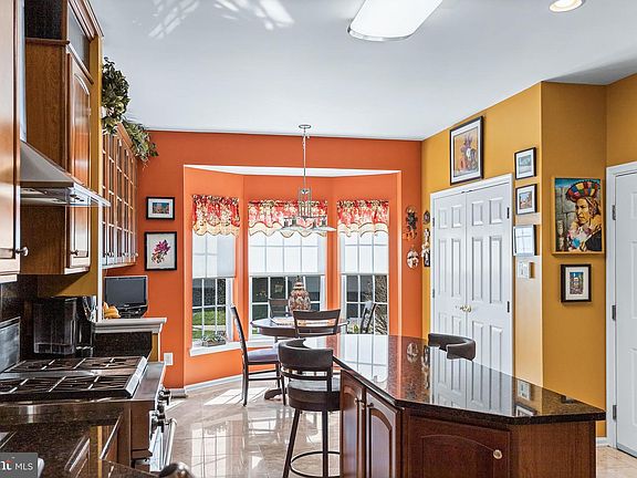 5th image of 177 Landis Way N #177