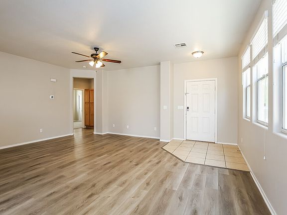 4th image of 332 Plum Horse Ave