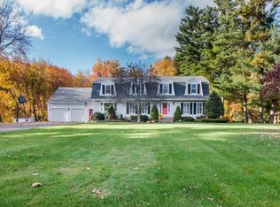 11 Oriole Rd, Medfield, MA 02052