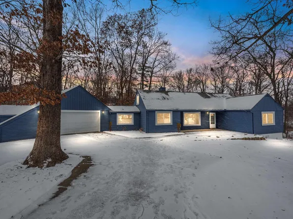 894 N Conklin Rd, Lake Orion, MI 48362