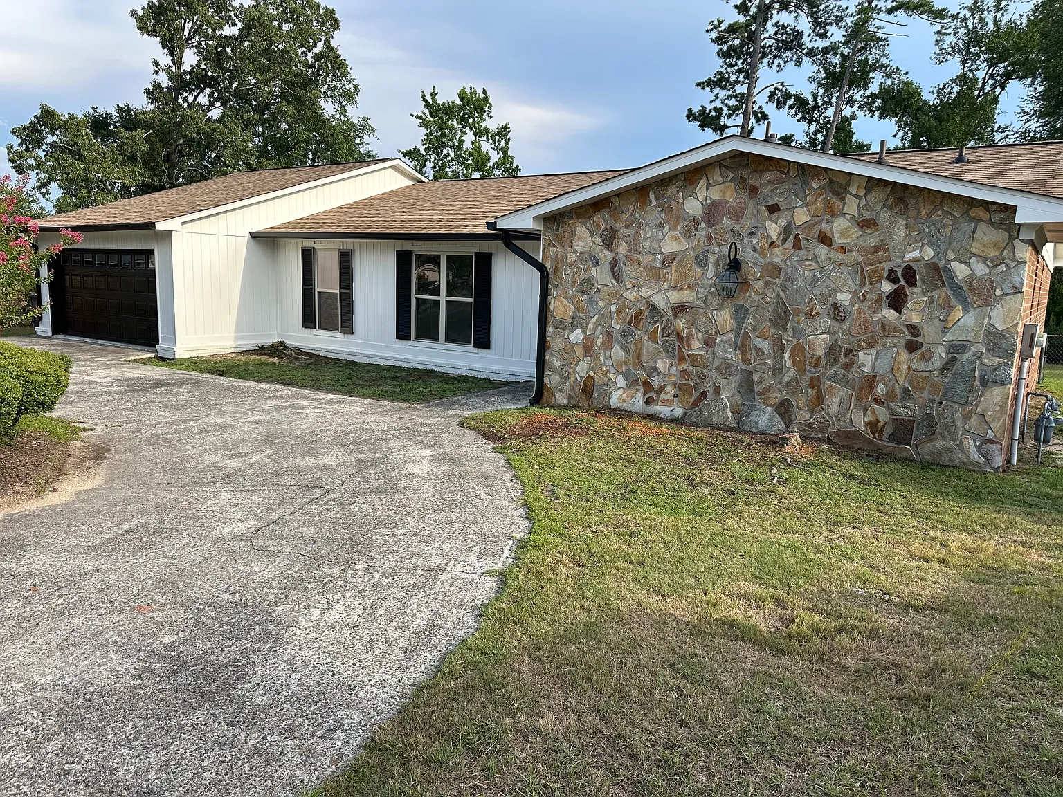 3 bed, 2000 sqft, $2,200 — Photo 2