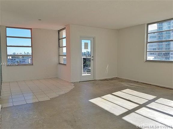 3rd image of 1301 Miami Gardens Dr APT 615W