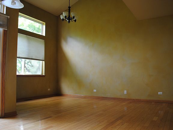 3rd image of 3135 Autumn Lake Dr