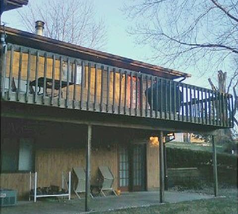 Walk Out LL and Upper Deck