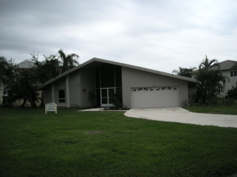 1st image of 3964 Skyway Dr