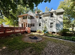 322 Deerfield Rd, Windsor, CT 06095