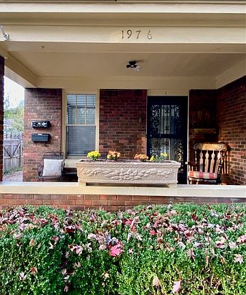 4th image of 1976 Snowden Ave