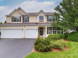324 Kingsport Ct, Crystal Lake, IL 60012
