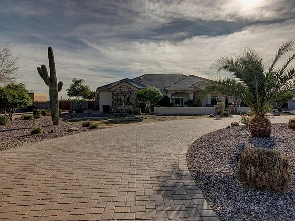 4th image of 10435 E Greenway Cir
