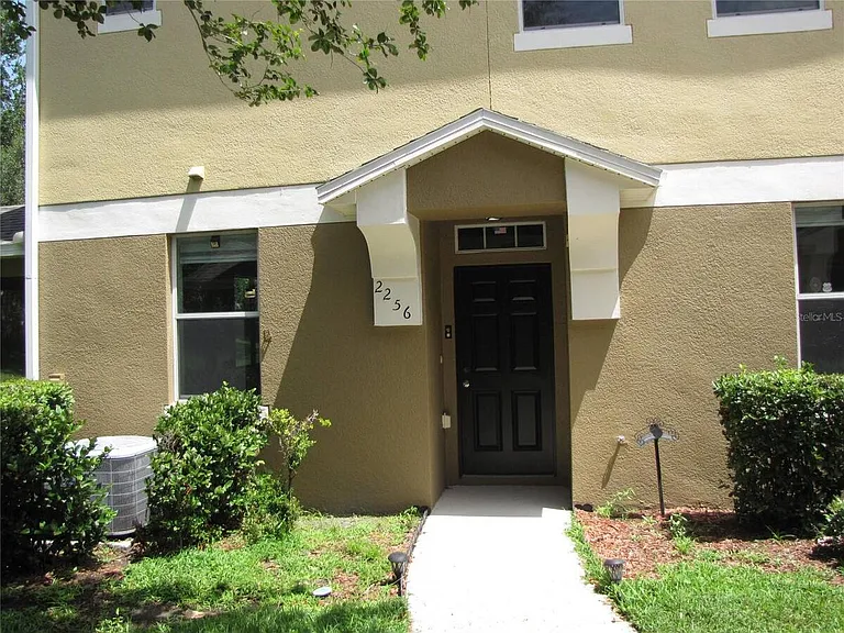 2256 Betsy Ross Ln — Photo 2