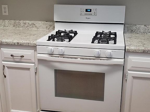 4th image of 1220 E AVENIDA ISABELA --